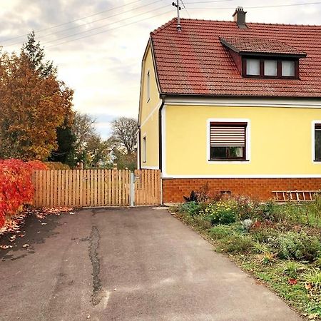Strebersdorf Ferienhaus Mit Garten In Thermennaehe מראה חיצוני תמונה